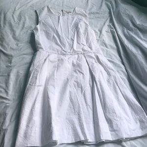 Gap size 6 white dress classy and cute EUC
